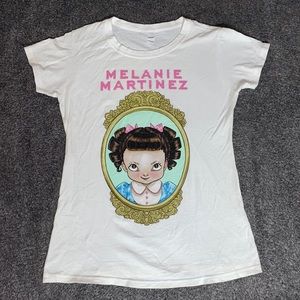 Melanie Martinez T-shirt fits like medium